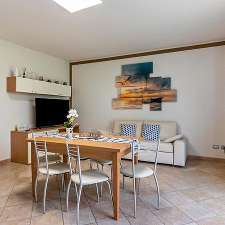 Bluemoon -Luminoso Apt Con Piscina Lazise Exterior foto