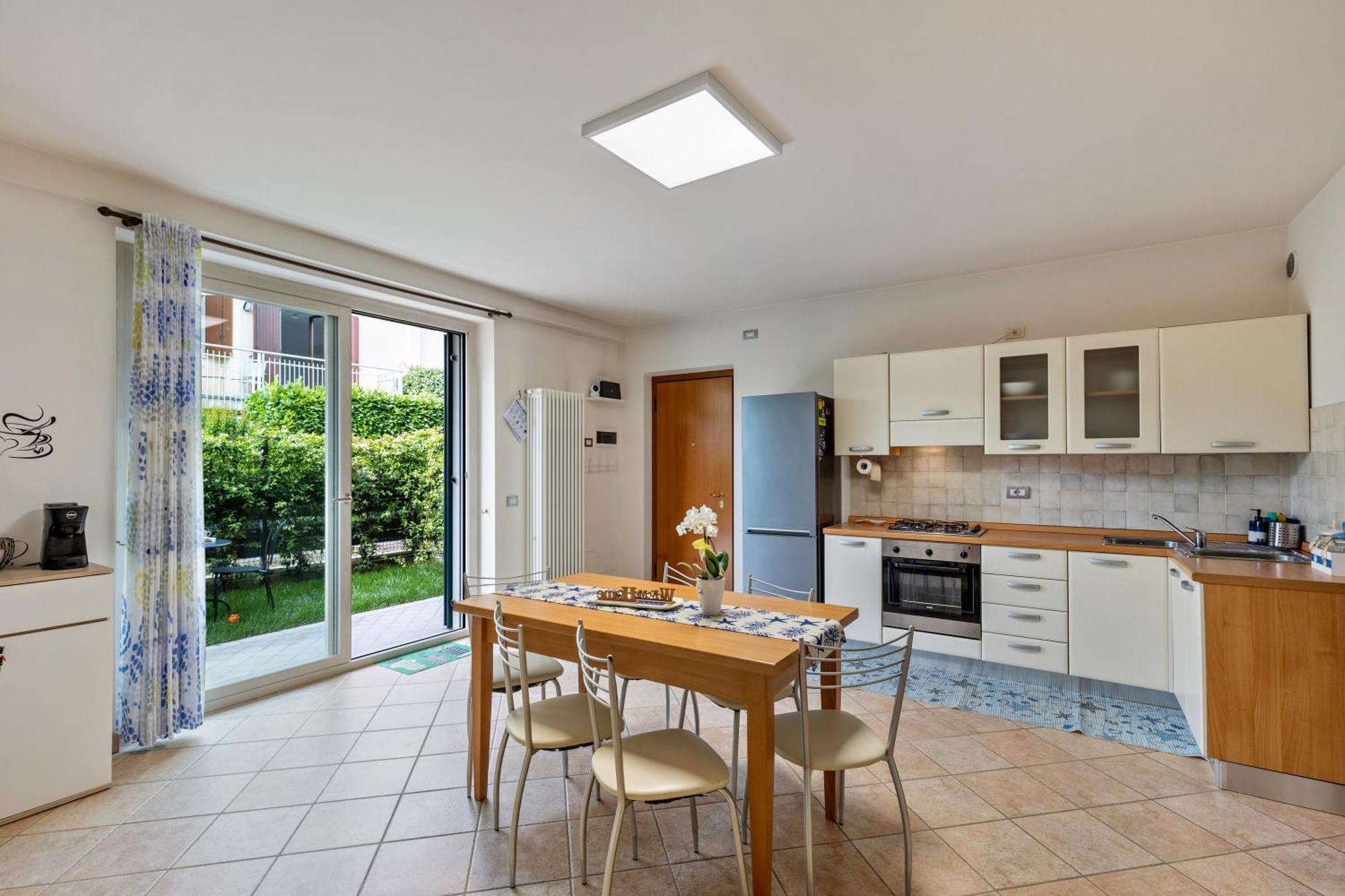 Bluemoon -Luminoso Apt Con Piscina Lazise Exterior foto