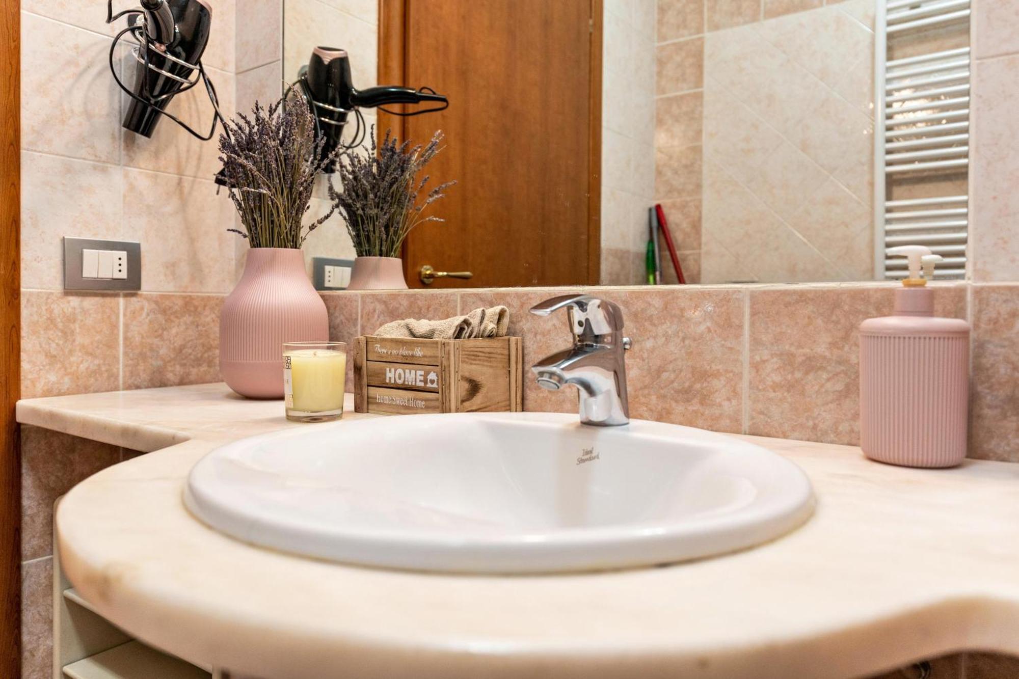 Bluemoon -Luminoso Apt Con Piscina Lazise Exterior foto
