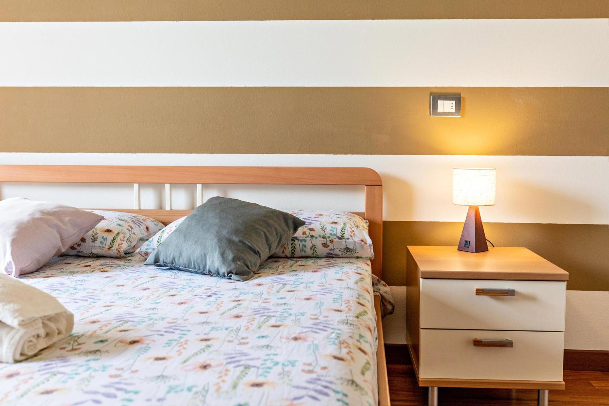 Bluemoon -Luminoso Apt Con Piscina Lazise Exterior foto