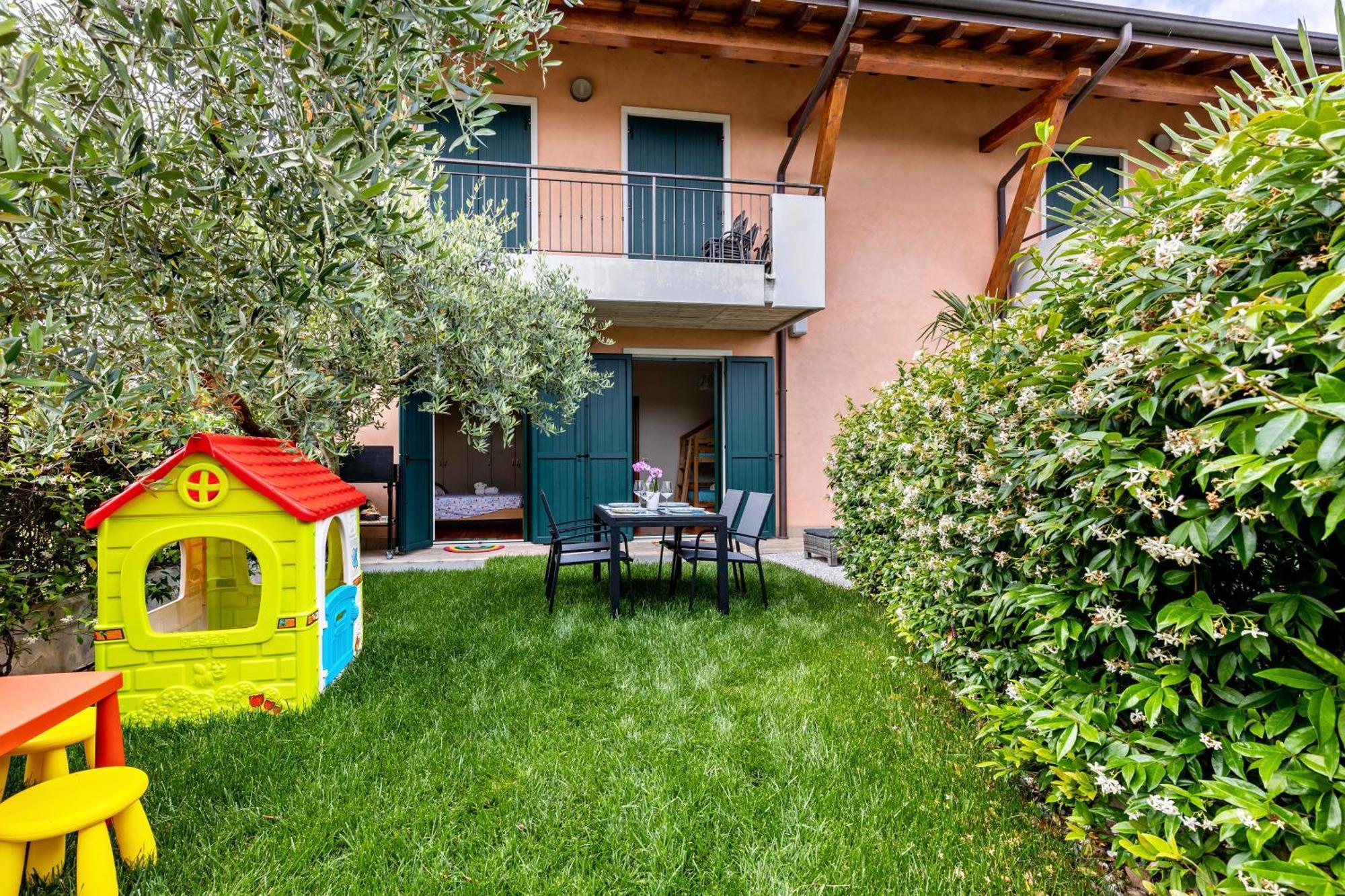 Bluemoon -Luminoso Apt Con Piscina Lazise Exterior foto
