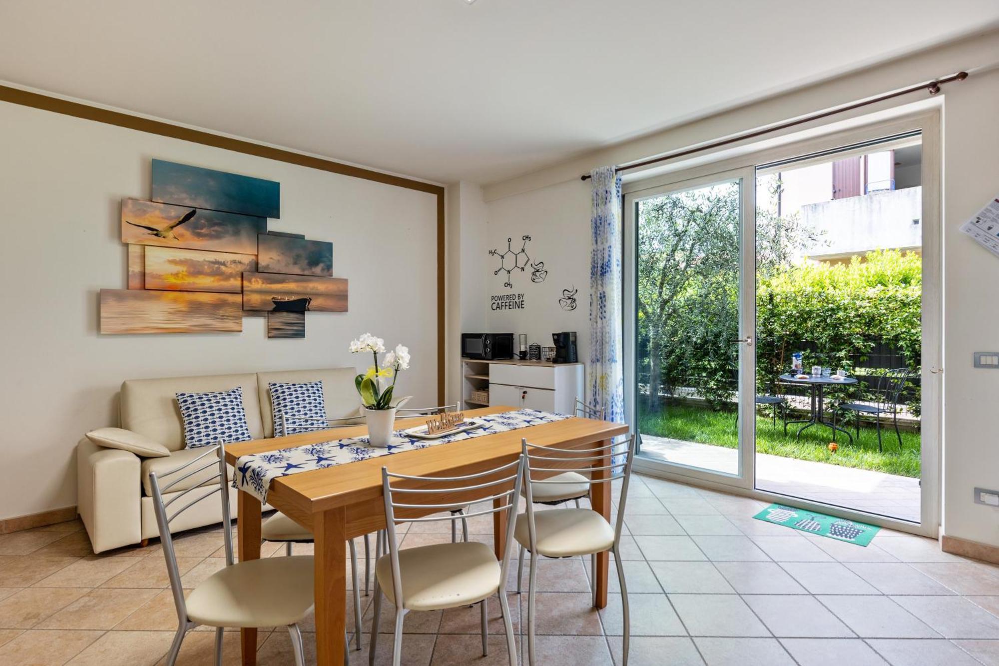 Bluemoon -Luminoso Apt Con Piscina Lazise Exterior foto